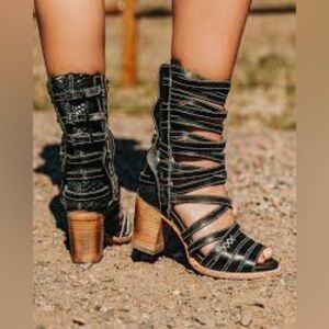 NEW Freebird Makayla Black Leather Gladiator Heels Caged Festival